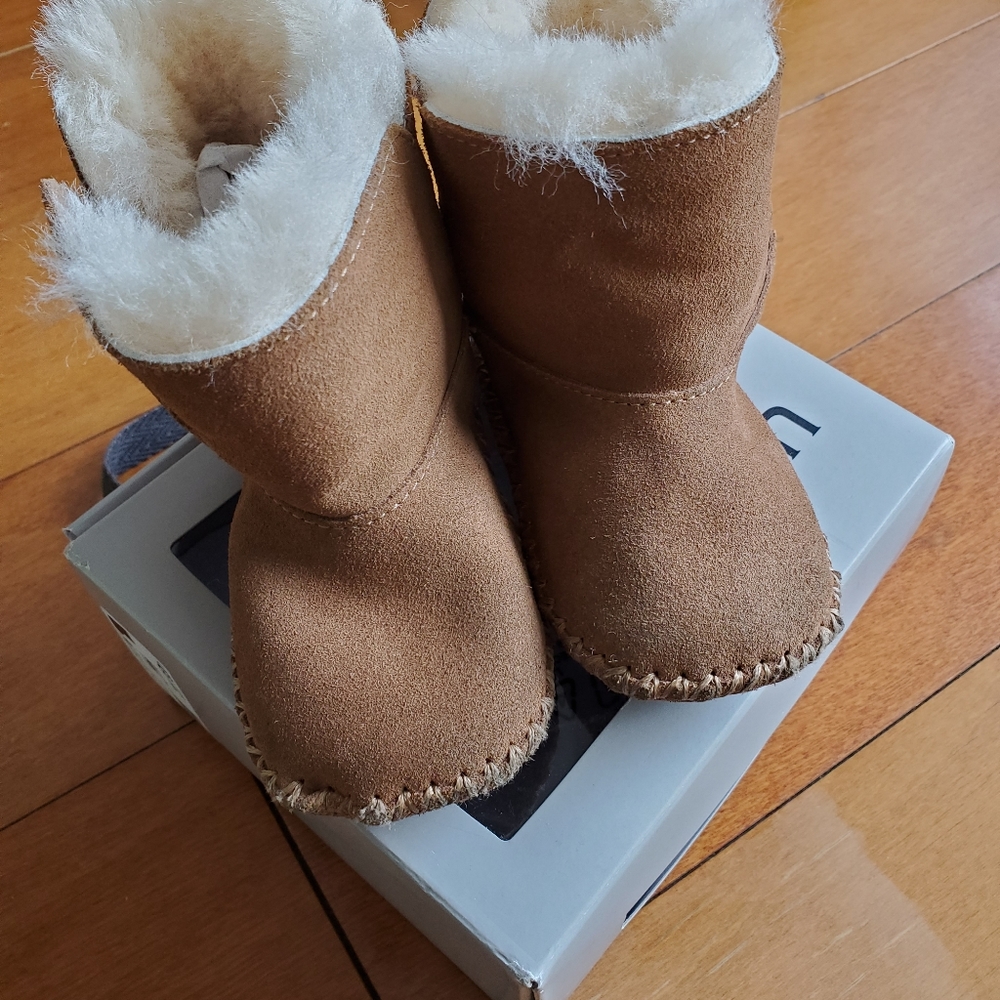 Ugg winter boots 12-18m 4/5